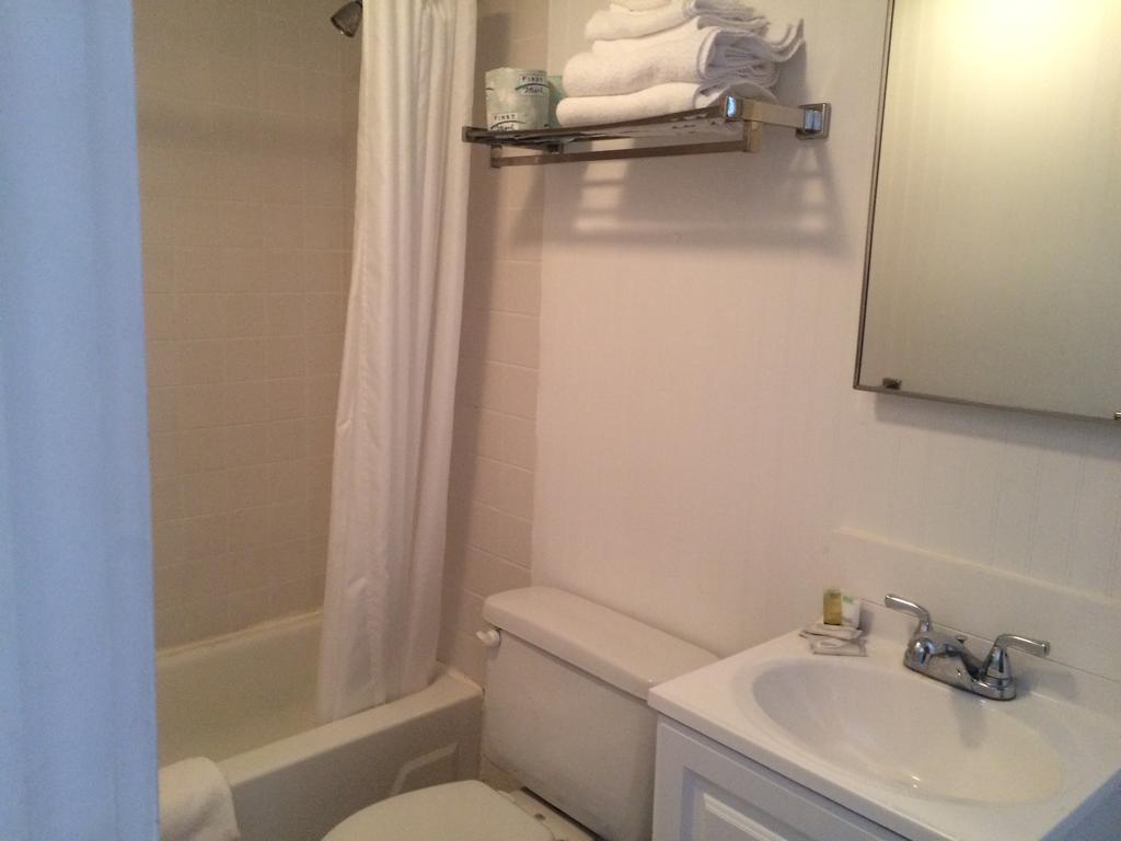 Franciscan Guest House ケネバンク 部屋 写真
