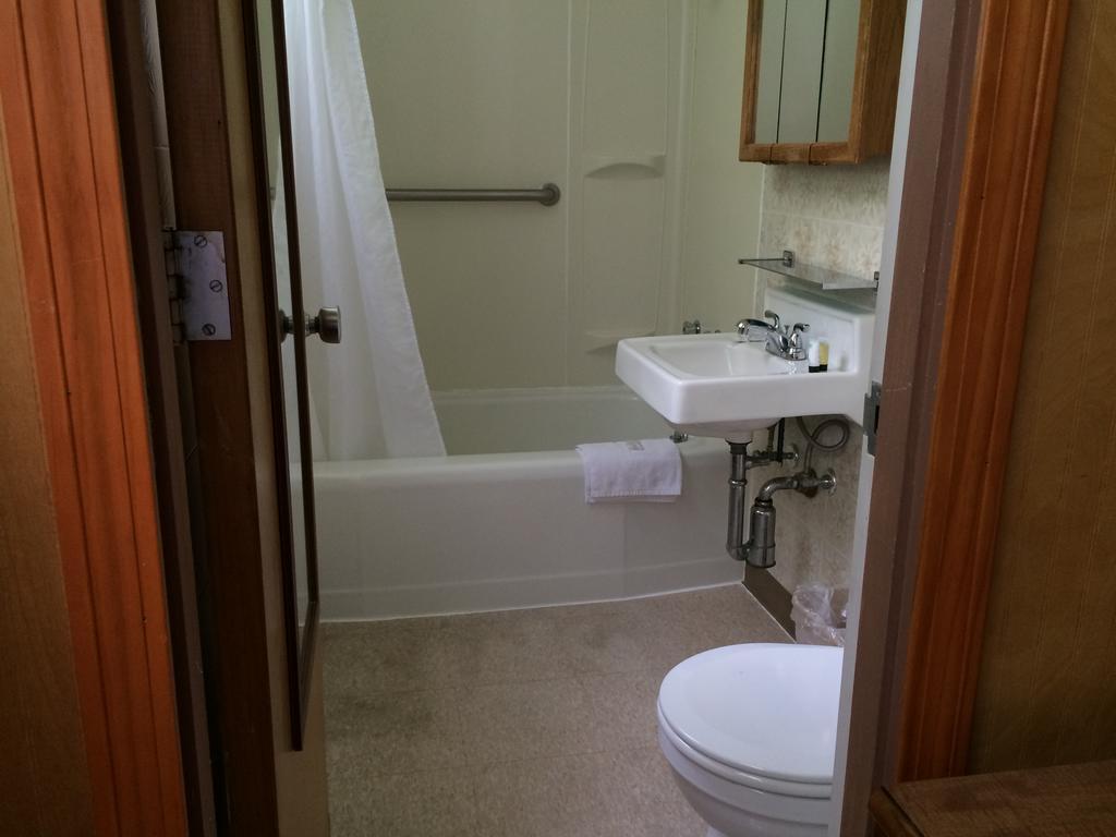 Franciscan Guest House ケネバンク 部屋 写真